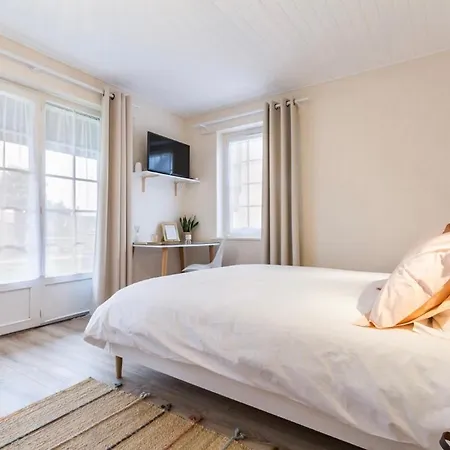 Le Aux Cerfs Bed & Breakfast